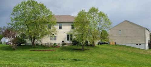 105 Ravines Edge Ct, Pataskala, OH 43062-6003