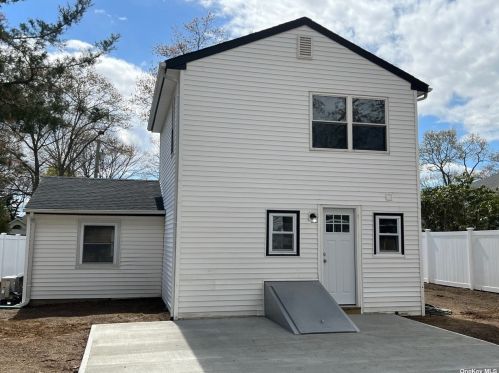 43 Wylde Rd, Mount Sinai NY  11766-2403 exterior