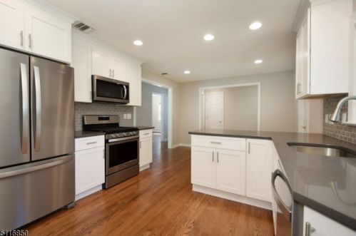 206 Martine Ave, Fanwood, NJ 07023-1337