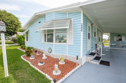 6042 Grand Oaks Dr, Winter Haven, FL 33884-2710