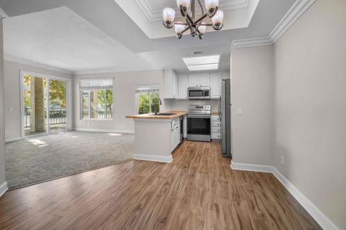 2220 Camino De La Reina, San Diego, CA 92108-5527