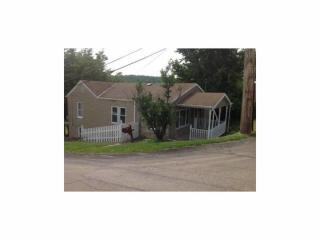 405 Cherry Ave, Houston PA  15342-1603 exterior