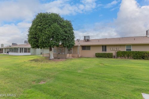 10522 Saratoga Cir, Sun City AZ 85351-2113 exterior