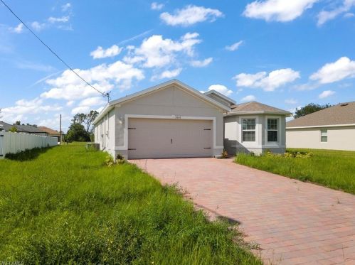2626 4th Ln, Cape Coral, FL 33991-1131