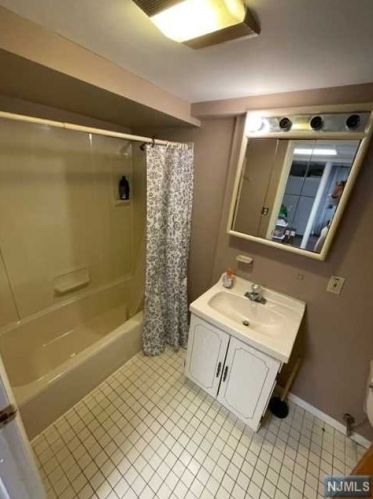 1344 Princeton Rd, Teaneck NJ  07666-2821 exterior