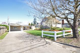 613 57th St, Tacoma, WA 98404-1925