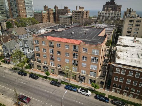 1920 Farwell Ave, Milwaukee WI 53202-1571 exterior