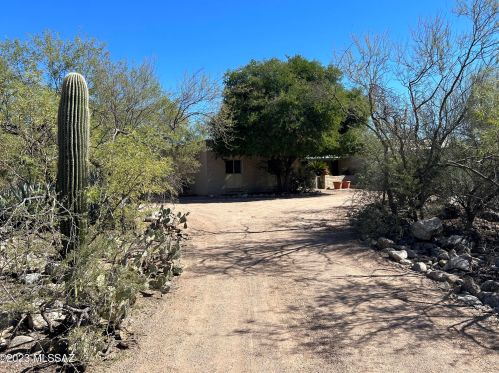 6640 Columbus Blvd, Tucson, AZ 85718-2508