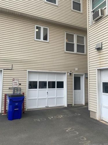 37 Church St, Windsor Locks CT  06096-2314 exterior