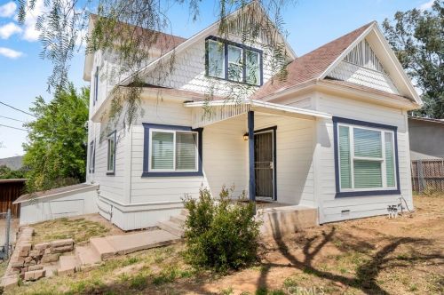 1849 Orange St, Riverside, CA 92501-1937