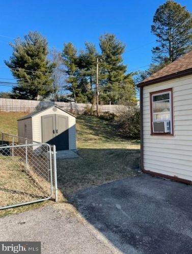 404 Brandywine Ln, Norristown, PA 19406-2332