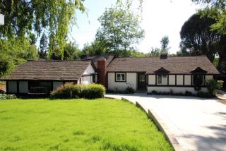 3225 Las Faldas Dr, Fullerton, CA 92835-1735