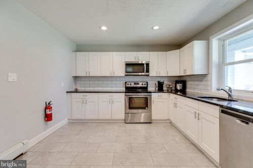 122 Chippewa Trl, Browns Mills NJ 08015-6458 exterior