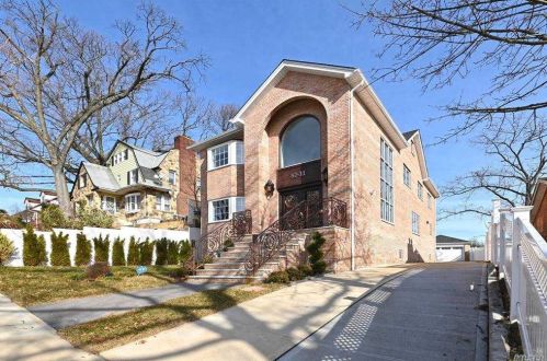 8731 Clover Pl, Jamaica, NY 11423-1251
