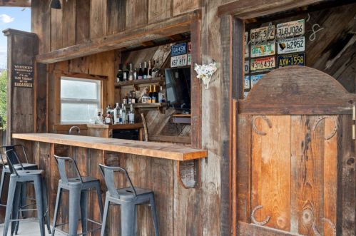 3130 Airline Hwy, Hollister CA  95023-9725 exterior