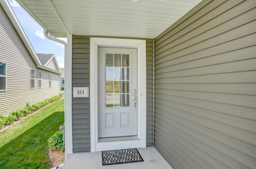 511 Star Dr, Madison, WI 53718-3080