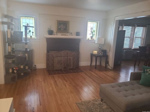111-40 201st St, Jamaica, NY 11412-2107