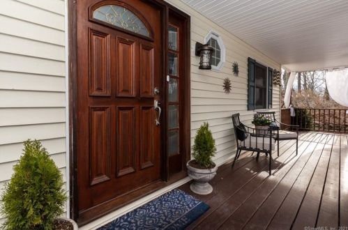 14 Glen Rd, Ridgefield, CT 06877-2708