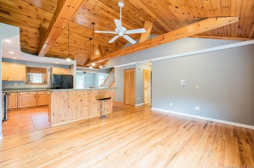 3 Robin St, Waterford CT  06385-2111 exterior