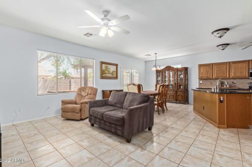 1492 Westchester Dr, Chandler AZ 85249-5091 exterior