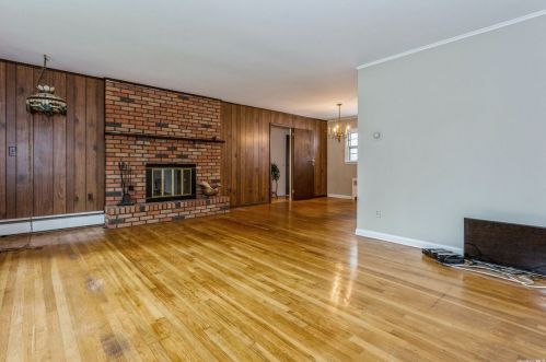 34 Ward St, West Islip, NY 11795-1110