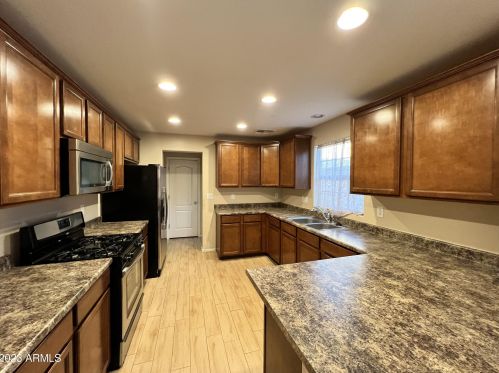 2056 Seton Ave, Gilbert AZ  85295-3434 exterior