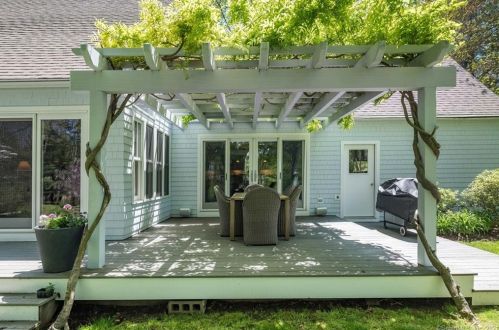 80 Ingham Hill Rd, Essex CT  06426-1507 exterior