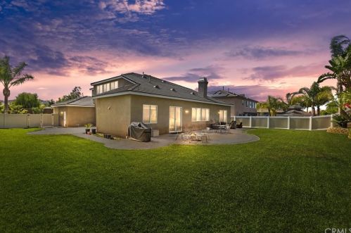 17354 Heights Ln, Riverside, CA 92503-7092