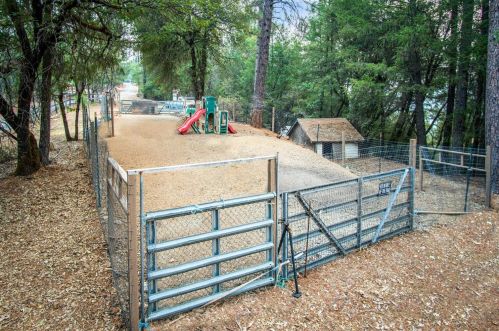 13425 Wild Life Ln, Grass Valley CA  95945-7928 exterior