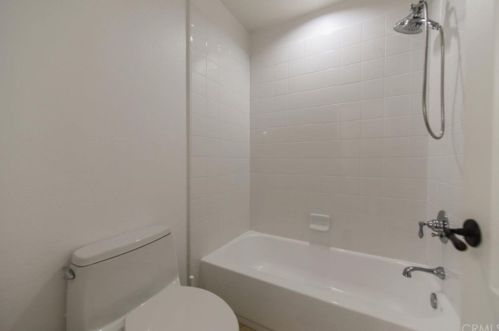 28 Climbing Vine, Irvine CA  92603-0200 exterior