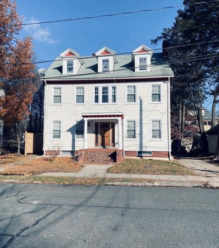 30 Blackman Pl, Bridgeport, CT 06604-2424