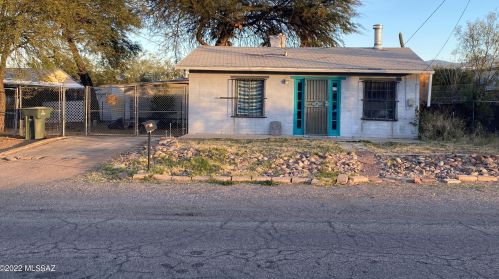 832 Freeman Pl, Tucson, AZ 85719-1808
