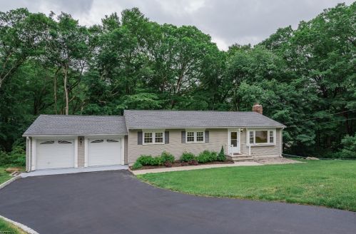 14 Sharon Ct, Skyline Lakes, NJ 07456-1835