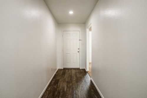 1261 Boxwood Ln, Burleson TX  76028-2731 exterior