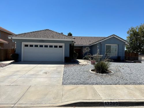 13209 Berkeley Ln, Victorville, CA 92392-7207