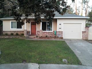 799 Gantry Way, Mountain View CA  94040-3746 exterior