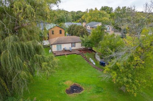 78 Oak St, Edgerton, WI 53534-9333
