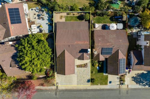 10535 Carrington Dr, San Diego, CA 92126-5616