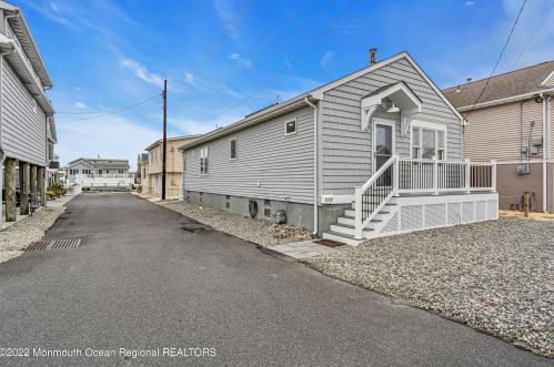 232 Harbor Dr, Lavallette NJ  08735-1434 exterior