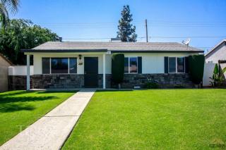 1020 Blossom St, Bakersfield, CA 93306-5808