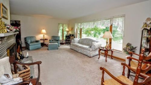 318 Sugar Run Rd, Eighty Four, PA 15330-2436