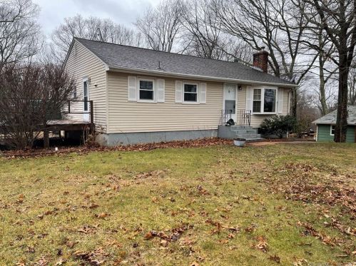 4 Patricia Ct, Gales Ferry, CT 06335-1826
