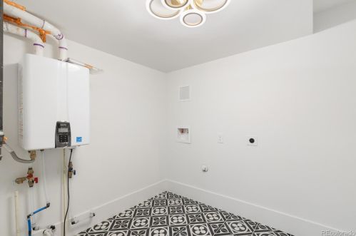 3131 Jasmine Way, Denver CO  80222-7627 exterior