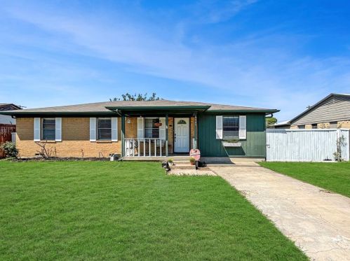 4905 Susan Lee Ln, Fort Worth, TX 76180-6847