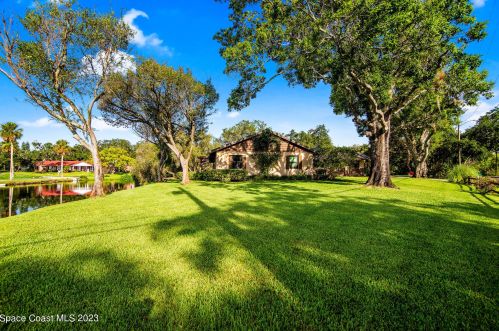 3605 Indian Riv Dr, Cocoa FL 32926-8704 exterior