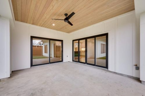 9003 Frst Hl Blvd, Dallas TX 75218-3633 exterior