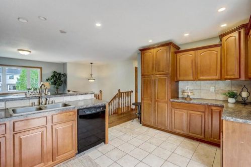 1022 121, Milwaukee WI 53226-3309 exterior