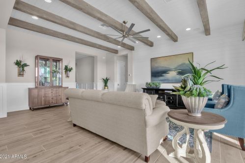 8064 Jasmine St, Mesa, AZ 85207