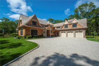 158 Meetinghouse Ln, Promised Land, NY 11930-2330
