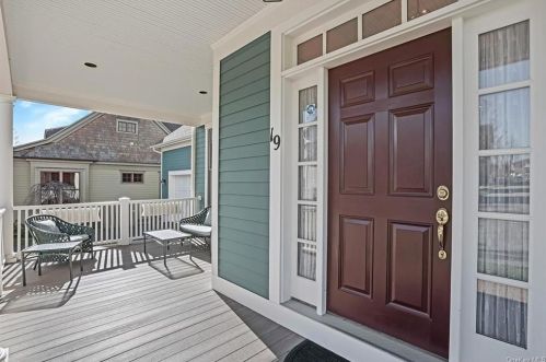 19 White Oak St, Warwick, NY 10990-3574